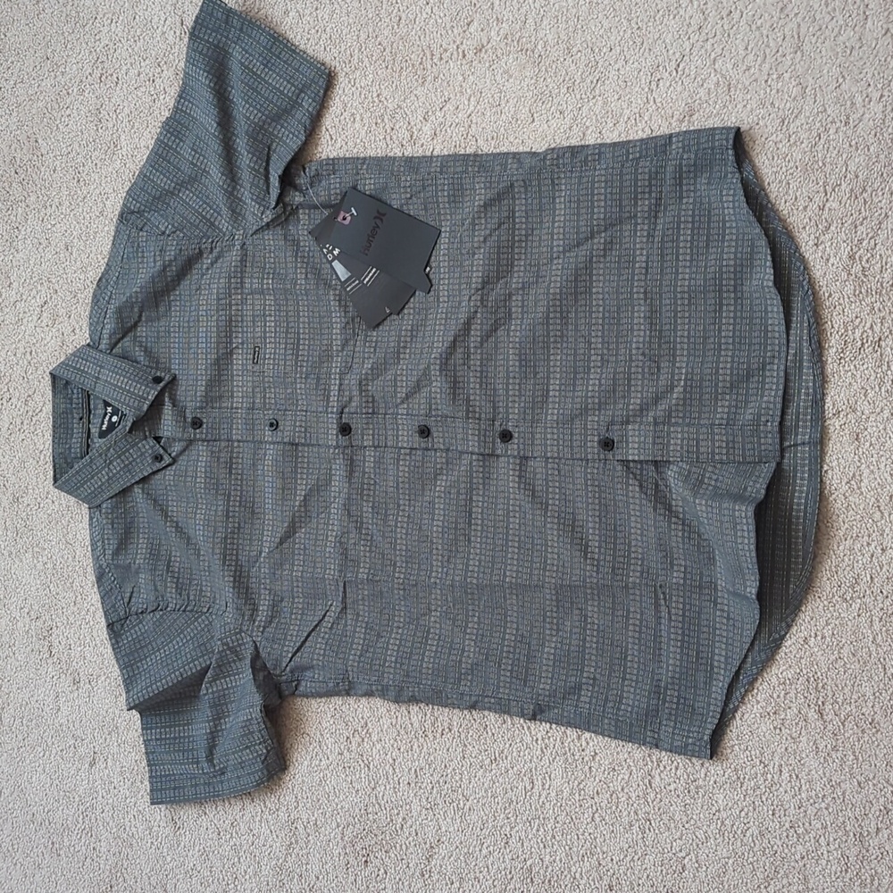 Hurley Men's shirt